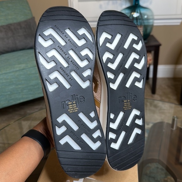 Bolt Lace Up By Rollie Sneaker‎ Sz 41/ Sz10 in rose gold color - Picture 6 of 9